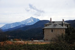 Καρυές